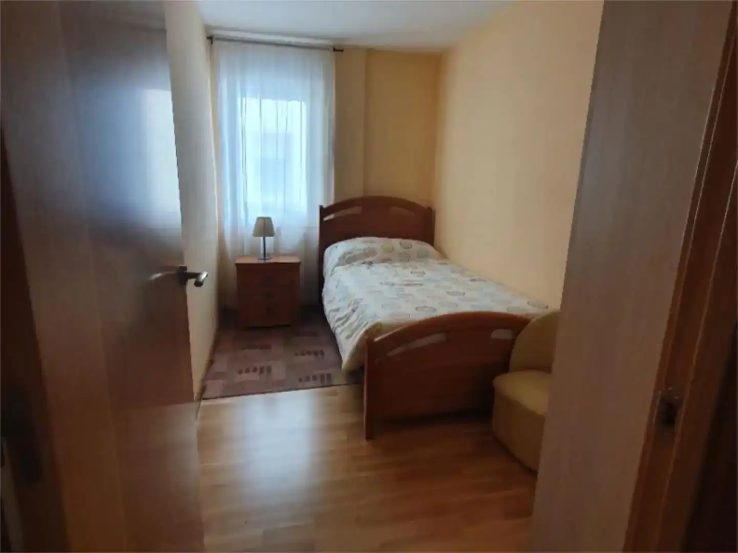 Dormitori de Pis en venda en León Capital  amb Calefacció, Parquet i Moblat