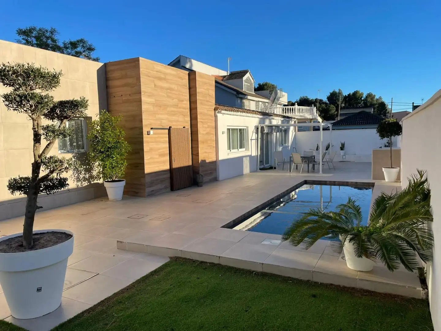 Terrace of Houses for rent in Paterna  with Air Conditioner, Private garden and Parquet flooring