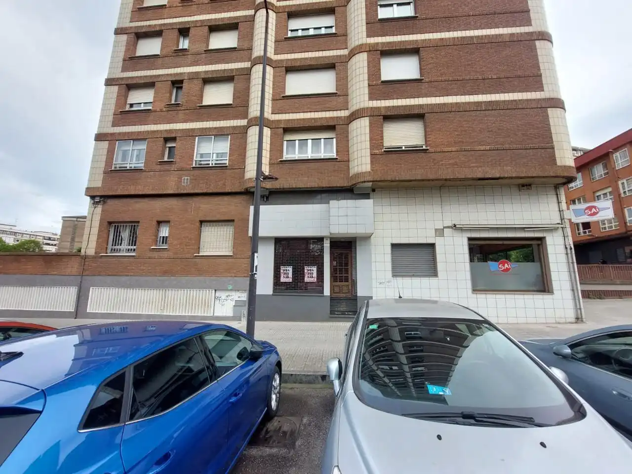 Vista exterior de Local en venda en Gijón 