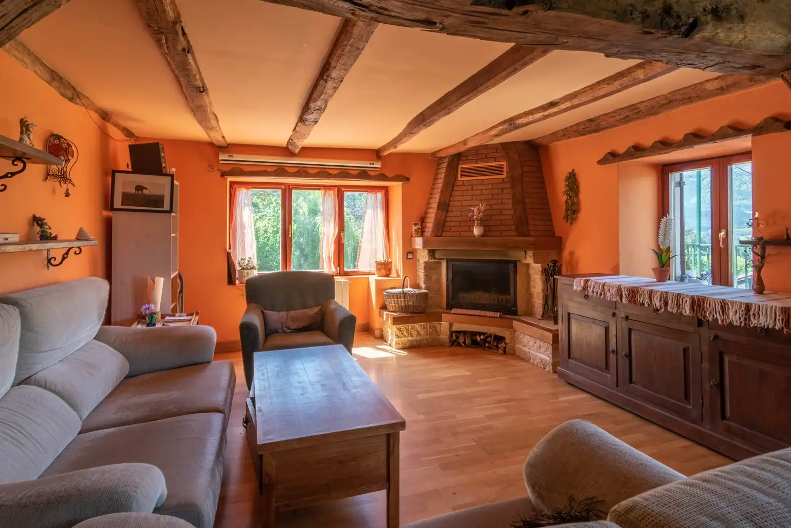 Sala d'estar de Casa o xalet en venda en Zeanuri amb Calefacció, Jardí privat i Terrassa