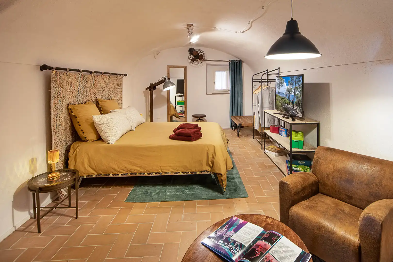Habitación de Finca rústica en venta en Cistella con Aire acondicionado, Calefacción y Jardín privado