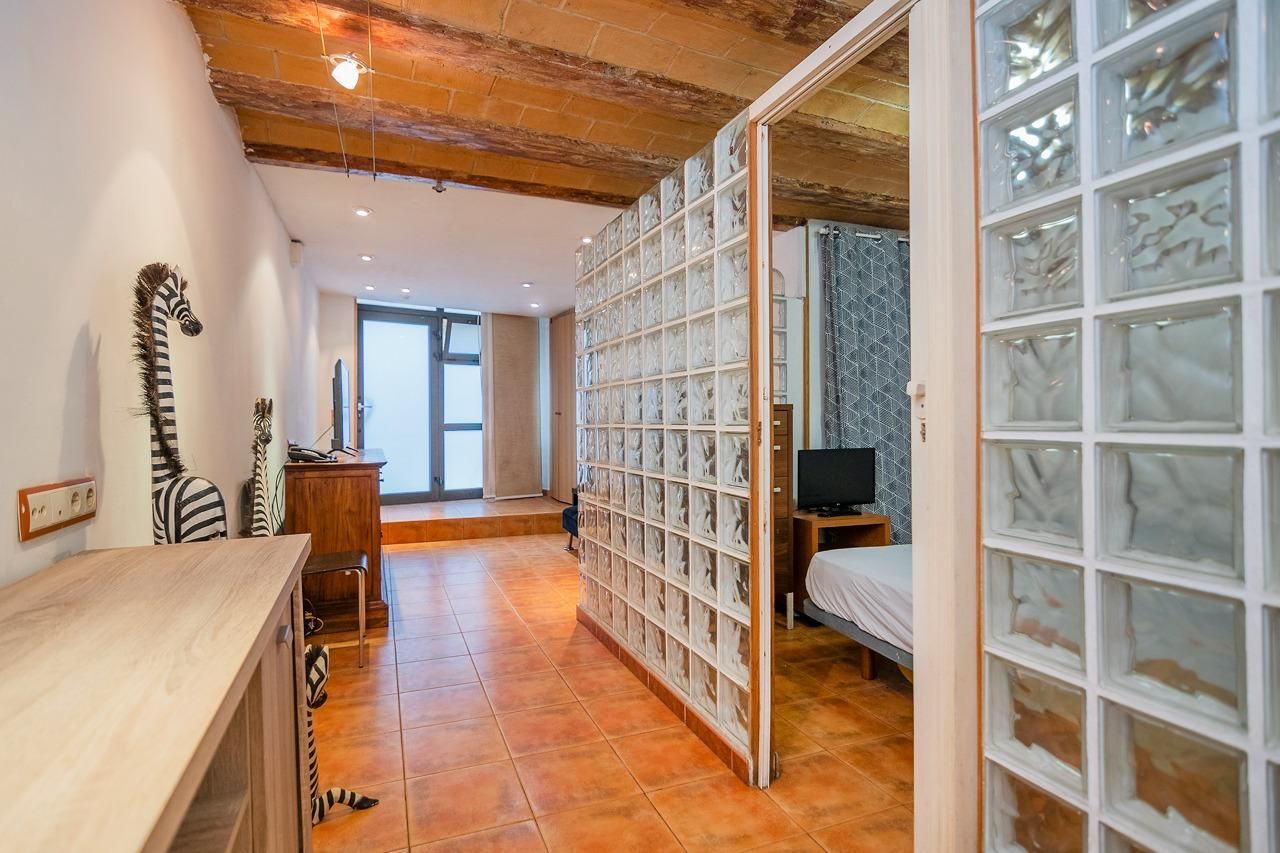 Planta baja en venta en  Barcelona Capital con Balcón