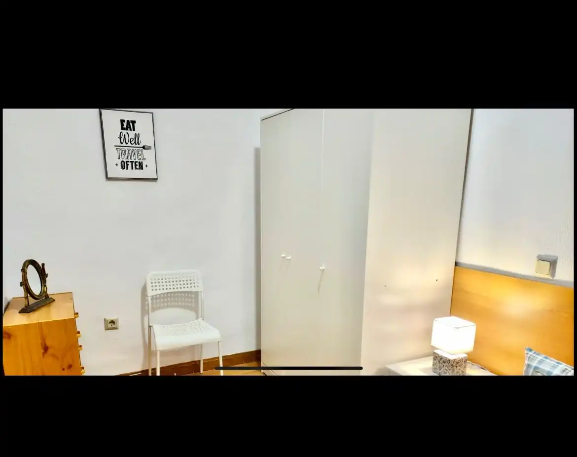Schlafzimmer von Wohnung zur untervermieten in Valencia mit Klimaanlage, Heizung und Möbliert