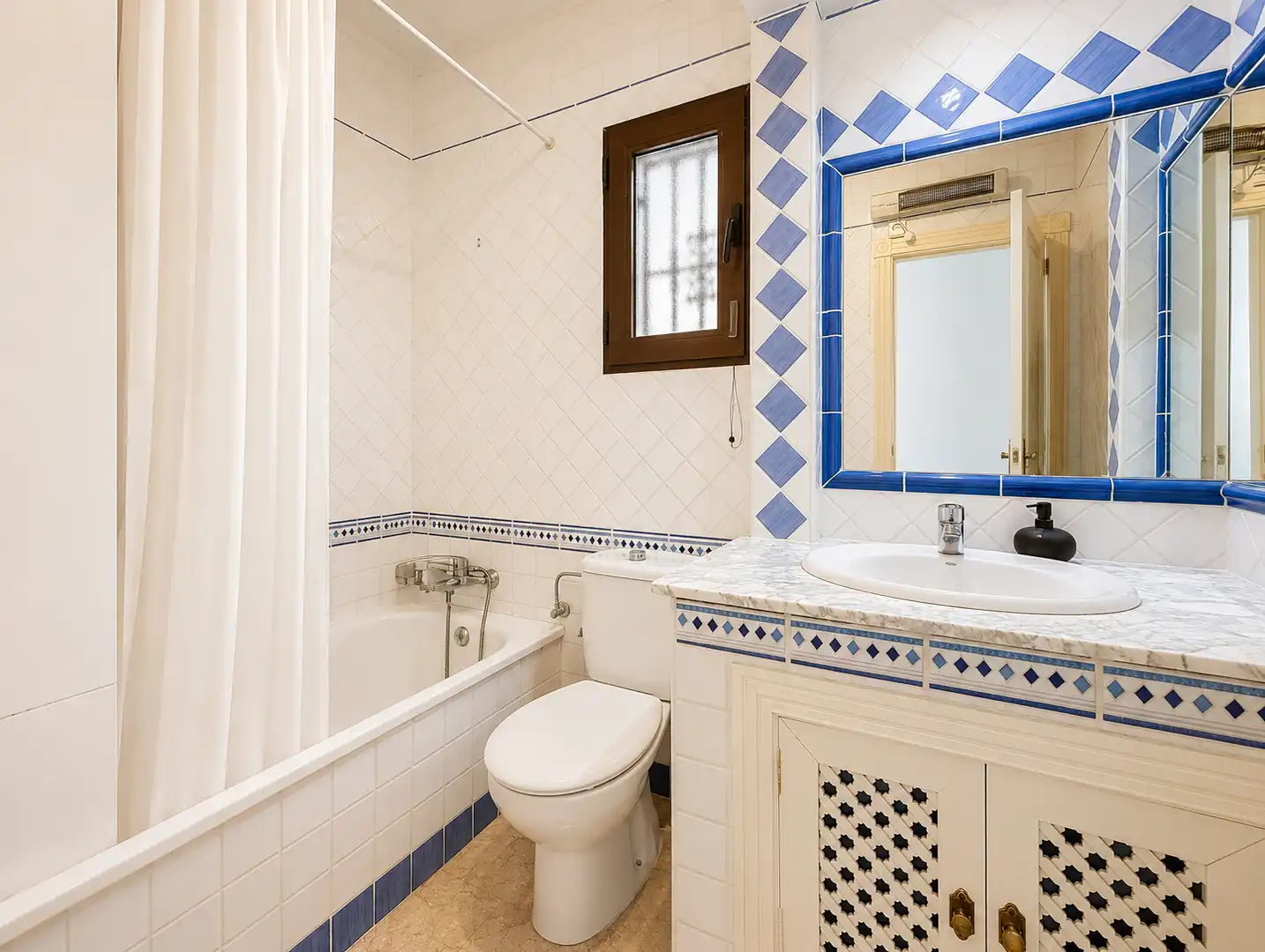 Bany de Apartament en venda en Orihuela amb Aire condicionat, Calefacció i Terrassa