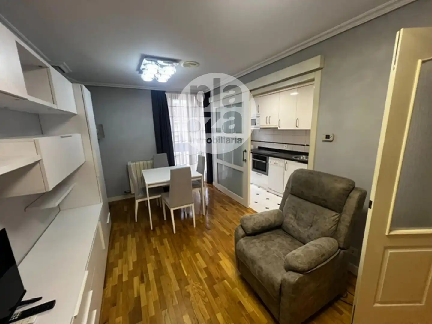 Sala de estar de Piso de alquiler en Burgos con Calefacción, Terraza y Amueblado