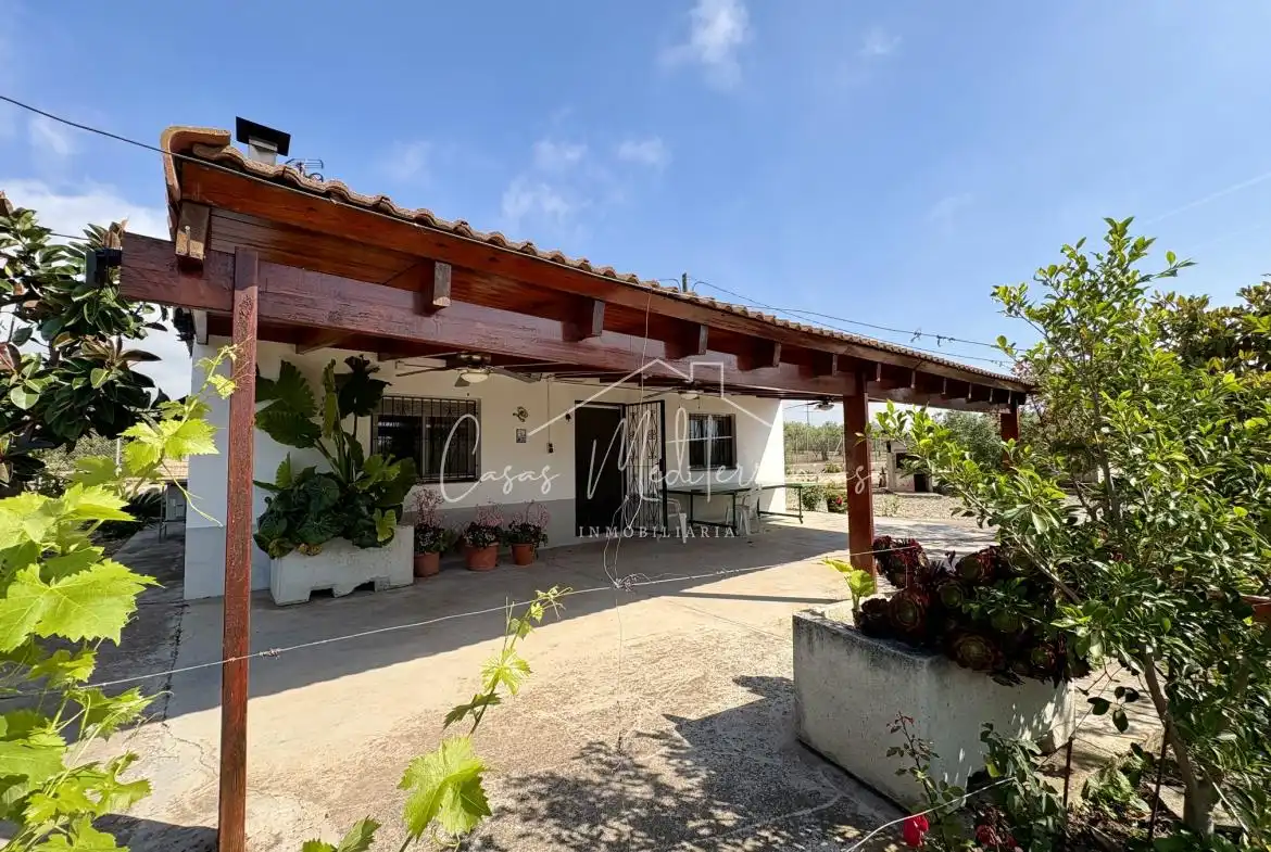 Vista exterior de Finca rústica en venda en Mont-roig del Camp amb Aire condicionat, Calefacció i Jardí privat
