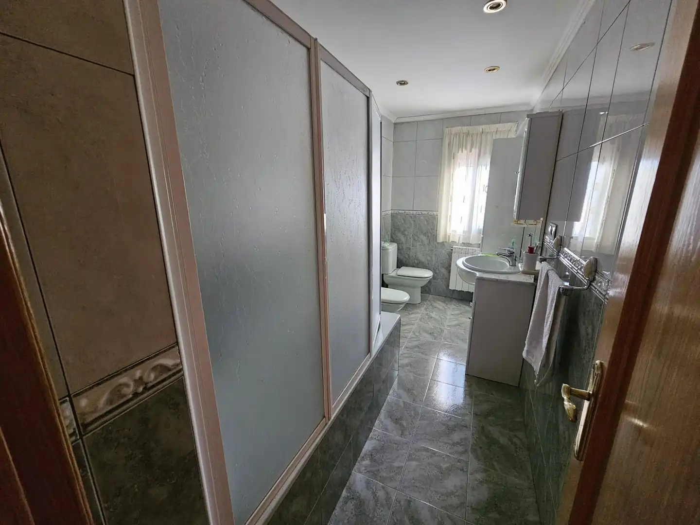 Baño de Casa o chalet en venta en Ponferrada con Aire acondicionado, Calefacción y Jardín privado