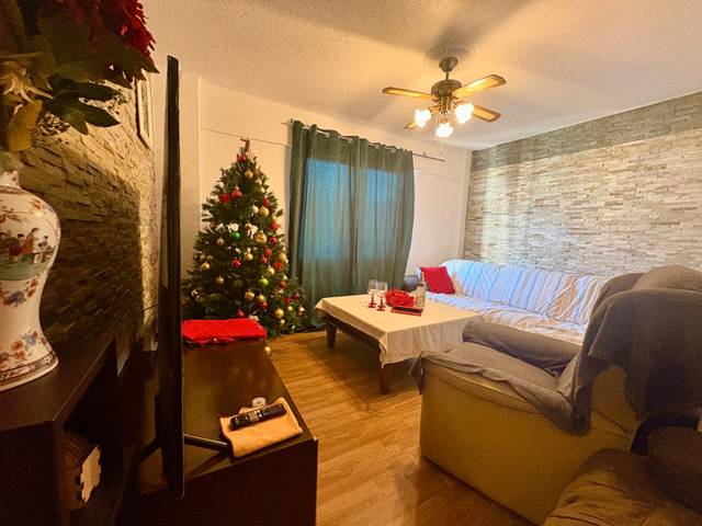 Piso en Venta en Calle del Travertino en Colonia Requena