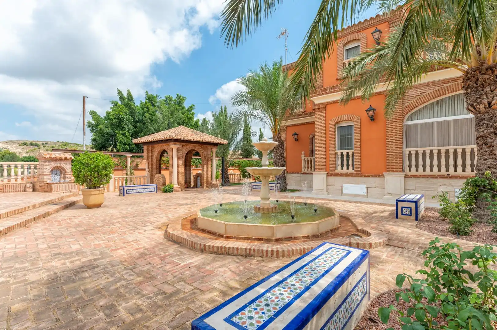 Jardí de Casa o xalet en venda en Elche / Elx amb Aire condicionat, Calefacció i Jardí privat