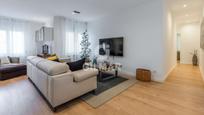 Living room of Flat for sale in  Madrid Capital