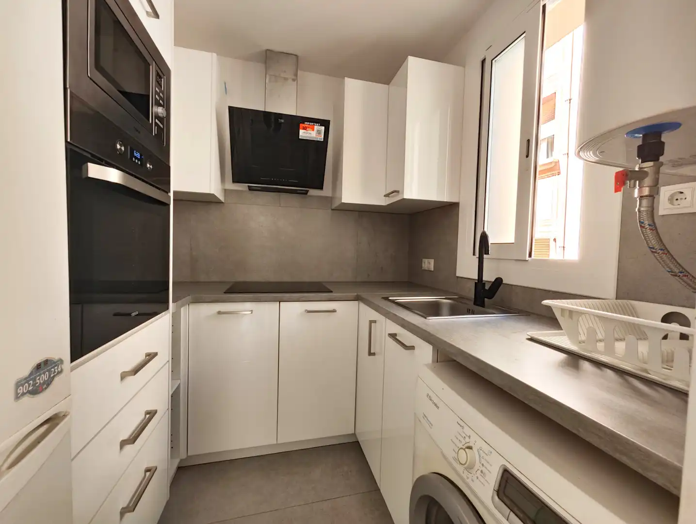 Kitchen of Buildings for sale in Barcelona