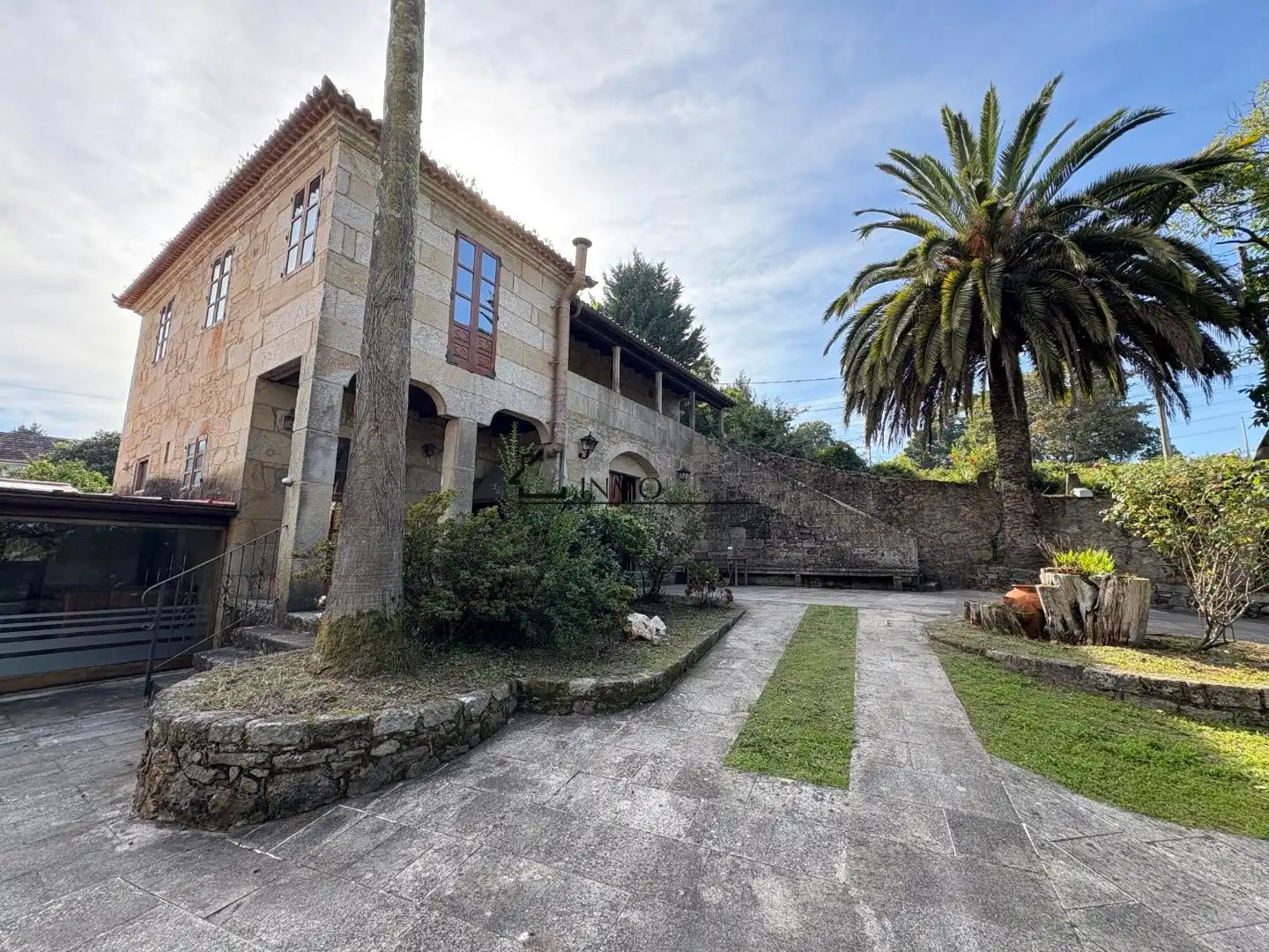 Vista exterior de Casa o xalet en venda en Pontevedra Capital  amb Jardí privat