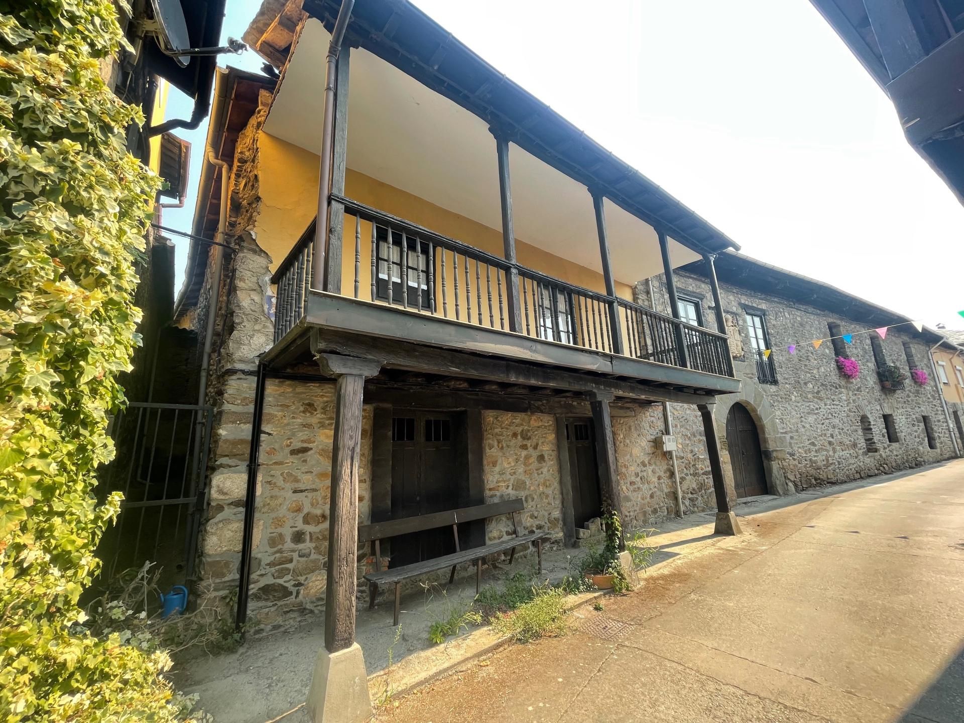 Exterior view of Country house for sale in Ponferrada  with Terrace and Balcony