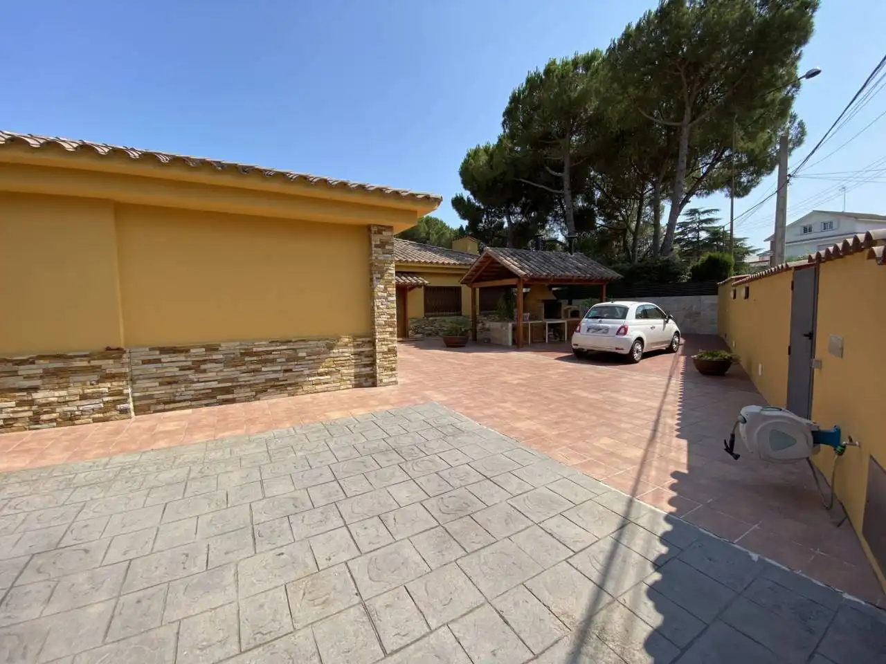 Vista exterior de Casa o xalet en venda en Cerdanyola del Vallès