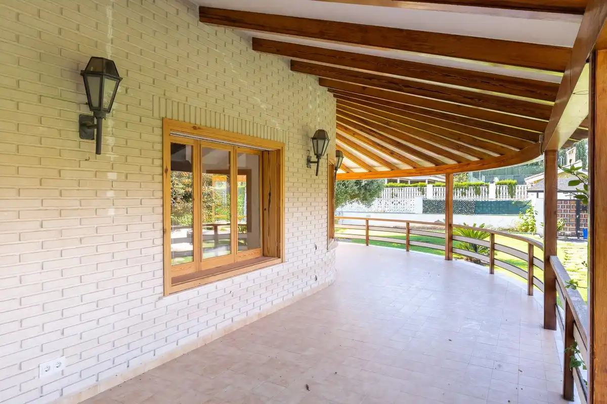Terrassa de Casa o xalet en venda en L'Eliana amb Aire condicionat, Calefacció i Piscina