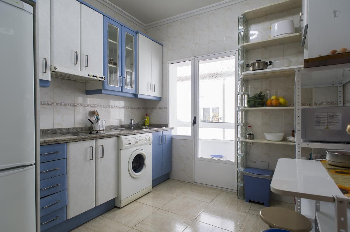 Kitchen of Apartment to rent in Salamanca Capital  with Heating, Furnished and Washing machine