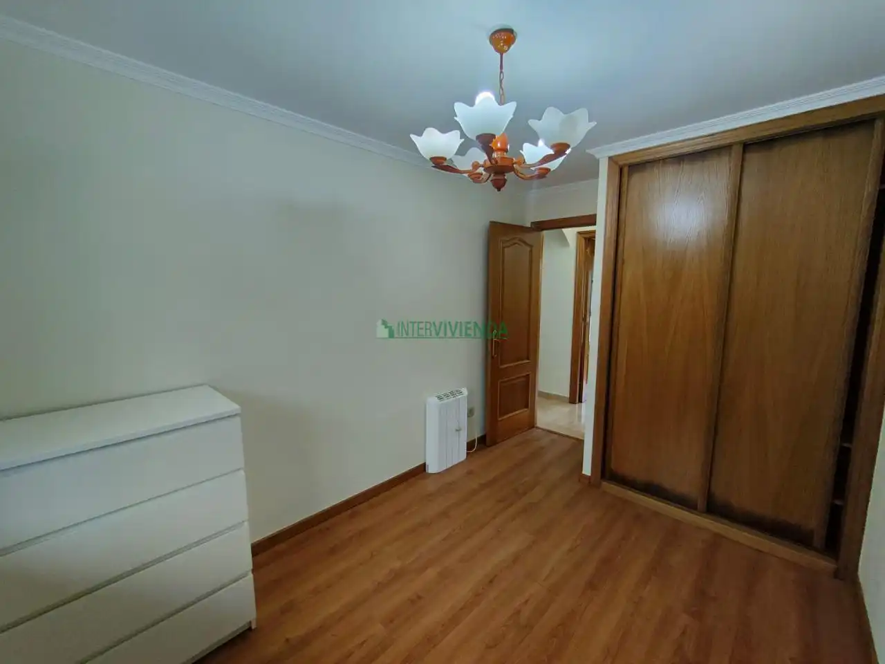 Dormitori de Casa o xalet de lloguer en Redondela amb Calefacció, Jardí privat i Moblat