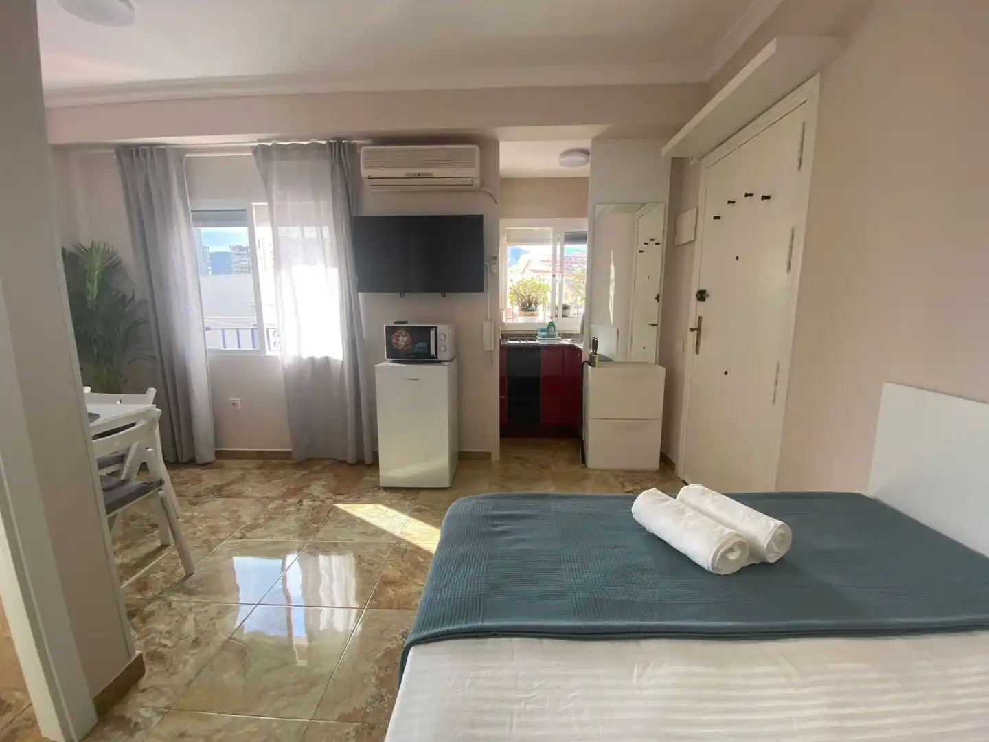 Habitación de Estudio en venta en Torremolinos con Aire acondicionado, Calefacción y Piscina comunitaria