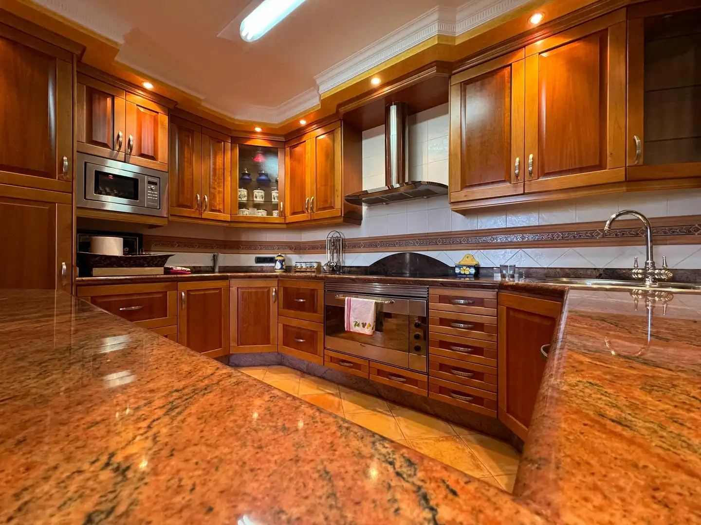 Kitchen of Houses for sale in Cacabelos  with Heating, Private garden and Parquet flooring