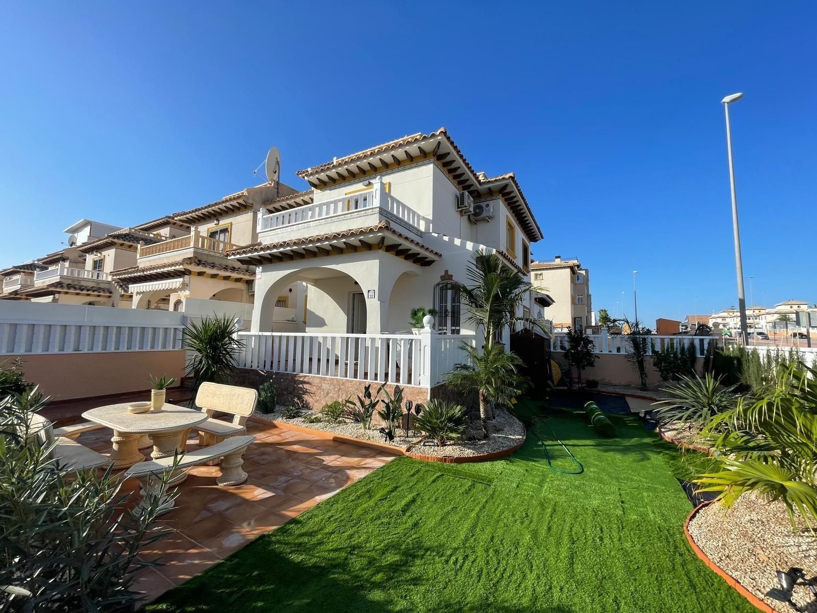 Garden of House or chalet for sale in Orihuela  with Air Conditioner, Heating and Private garden