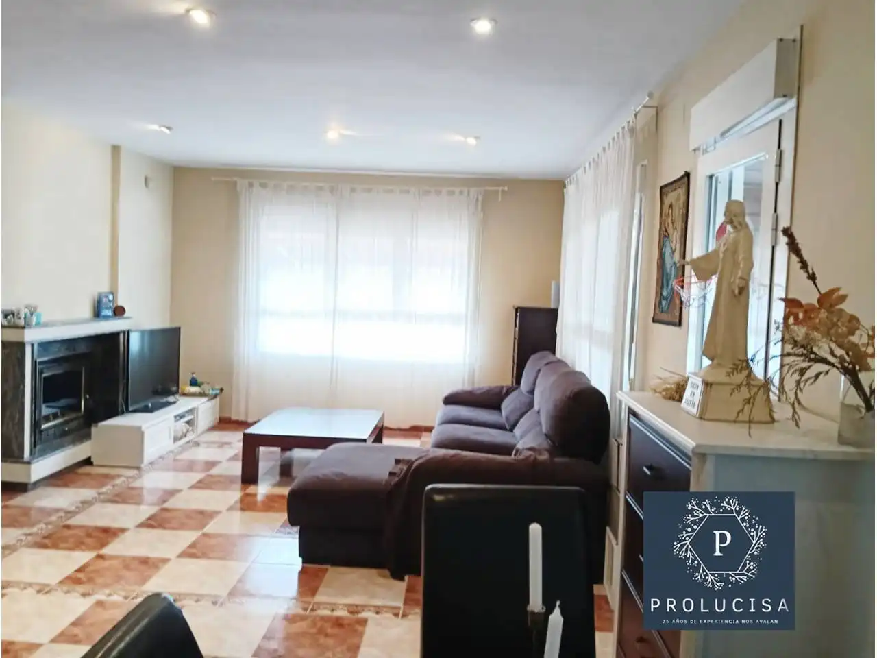 Sala de estar de Casa o chalet en venta en Serranillos del Valle con Calefacción, Terraza y Piscina