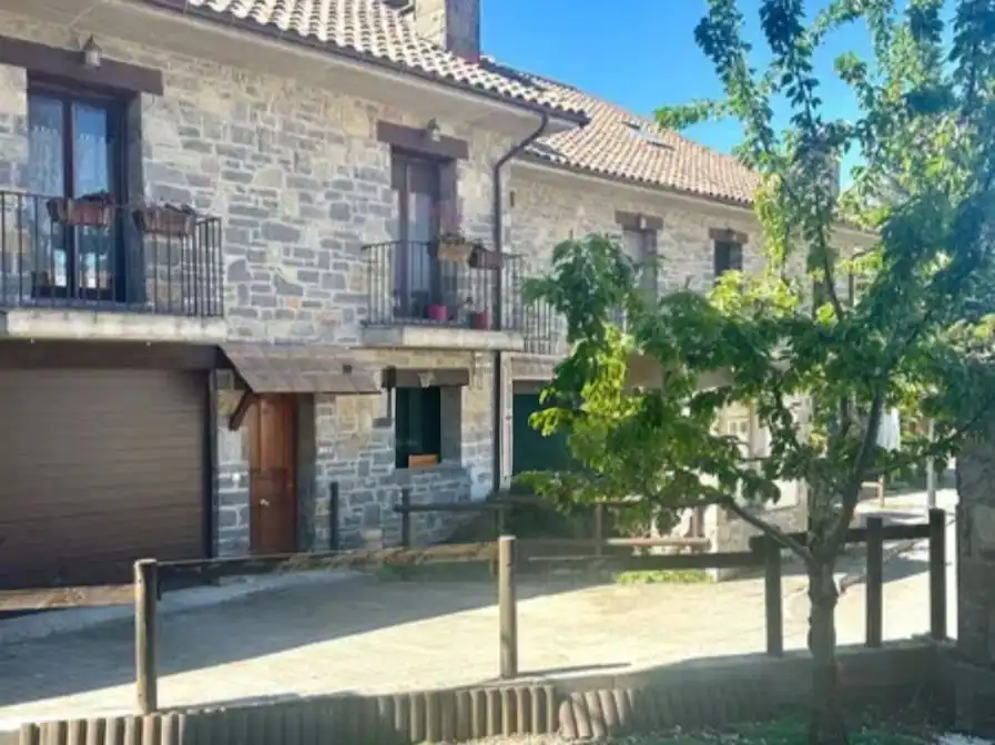 Exterior view of Houses for sale in Poblaciones sur
