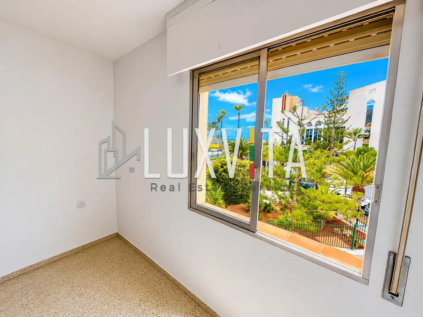 Habitación de Apartamento en venta en Arona con Terraza y Piscina comunitaria