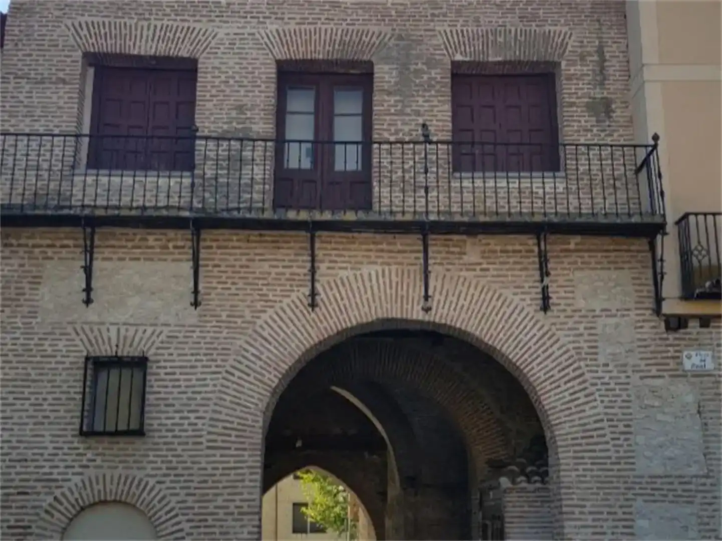 Vista exterior de Pis en venda en Arévalo amb Aire condicionat i Balcó
