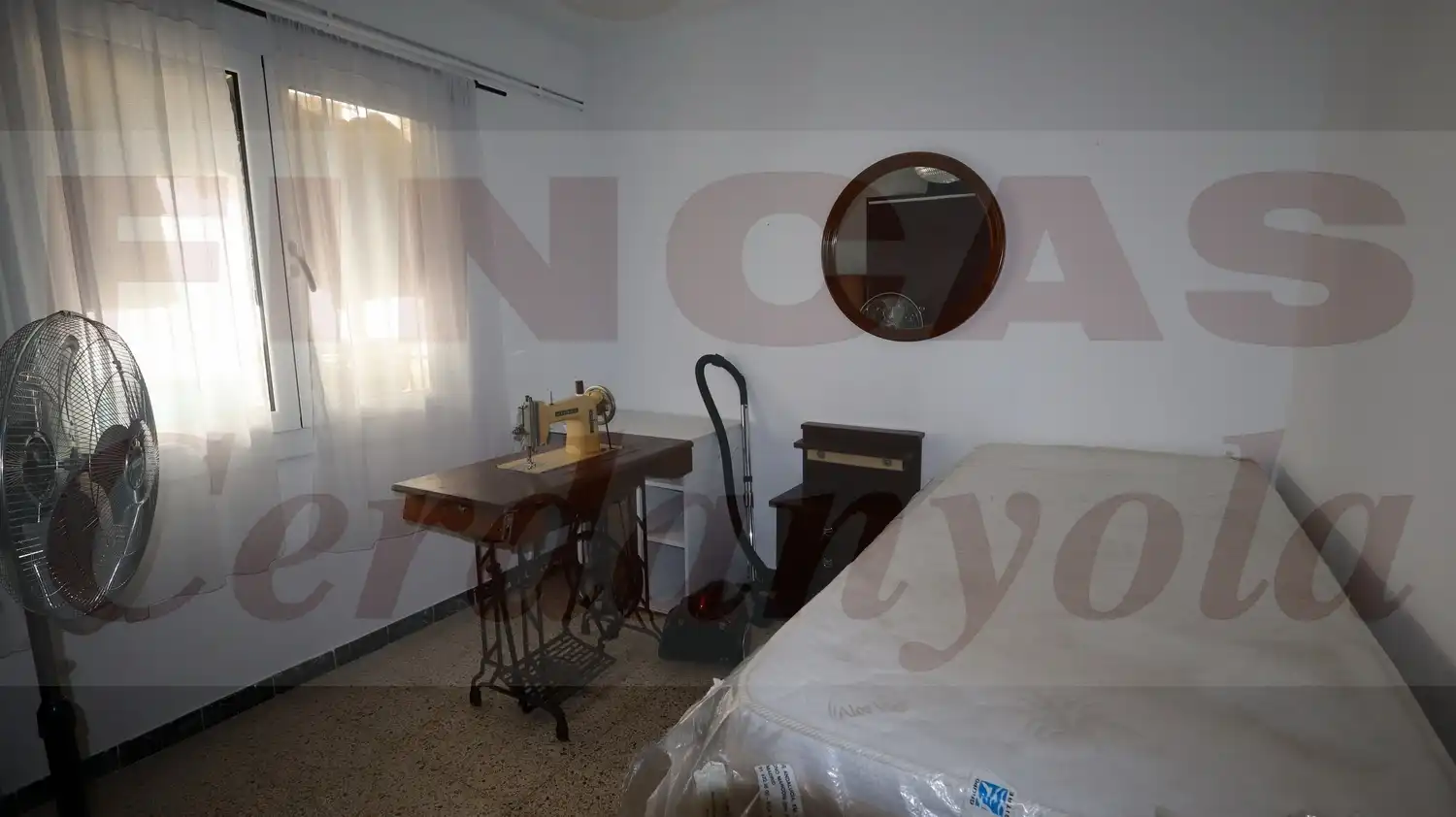 Dormitori de Pis en venda en Cerdanyola del Vallès amb Calefacció i Balcó
