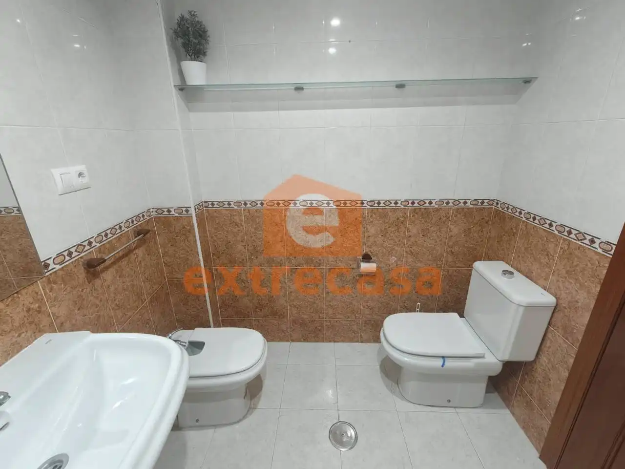 Bathroom of Apartments for rent in Badajoz  with Air Conditioner and Heating