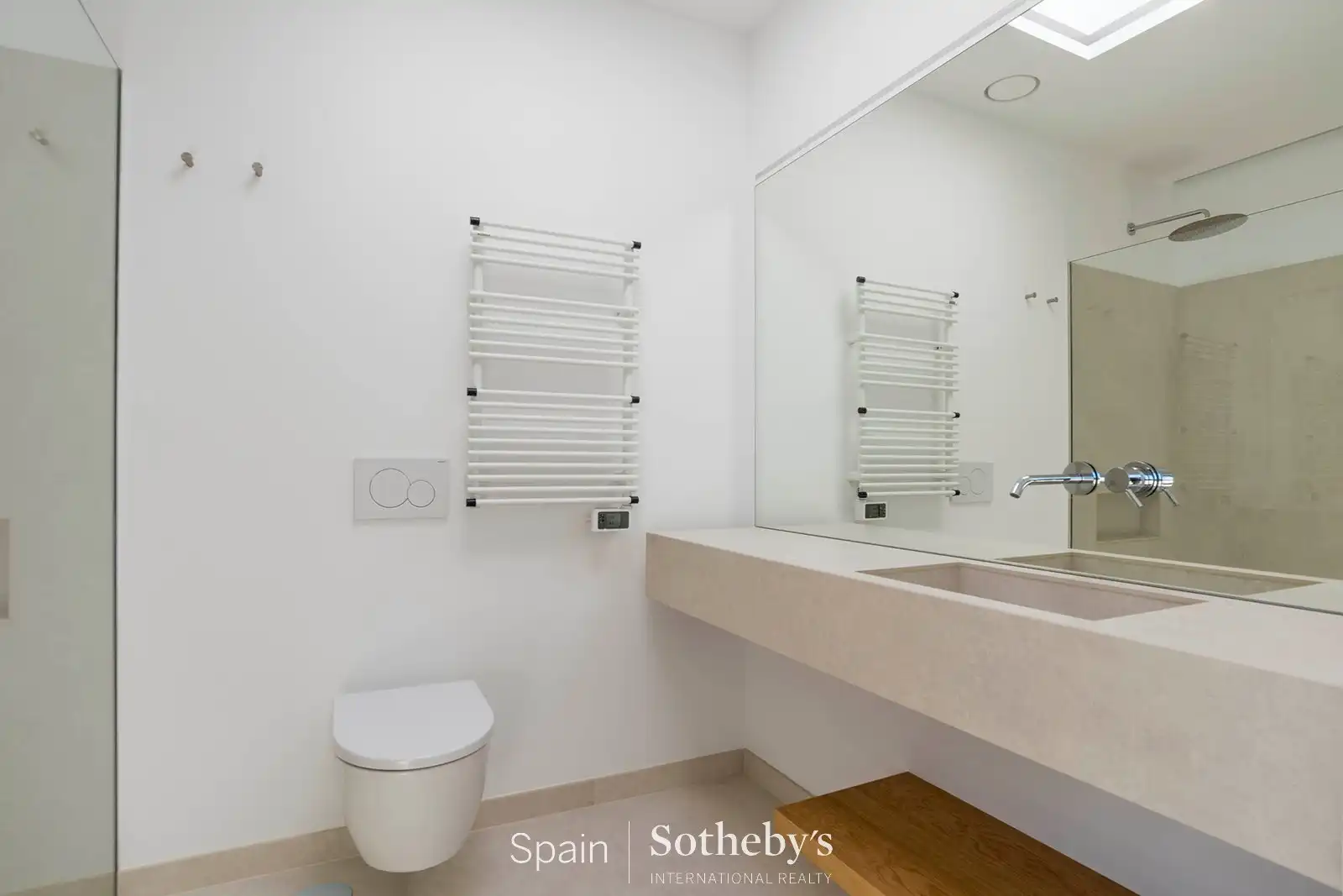 Bathroom of Houses for rent in Madrid  with Air Conditioner, Heating and Private garden
