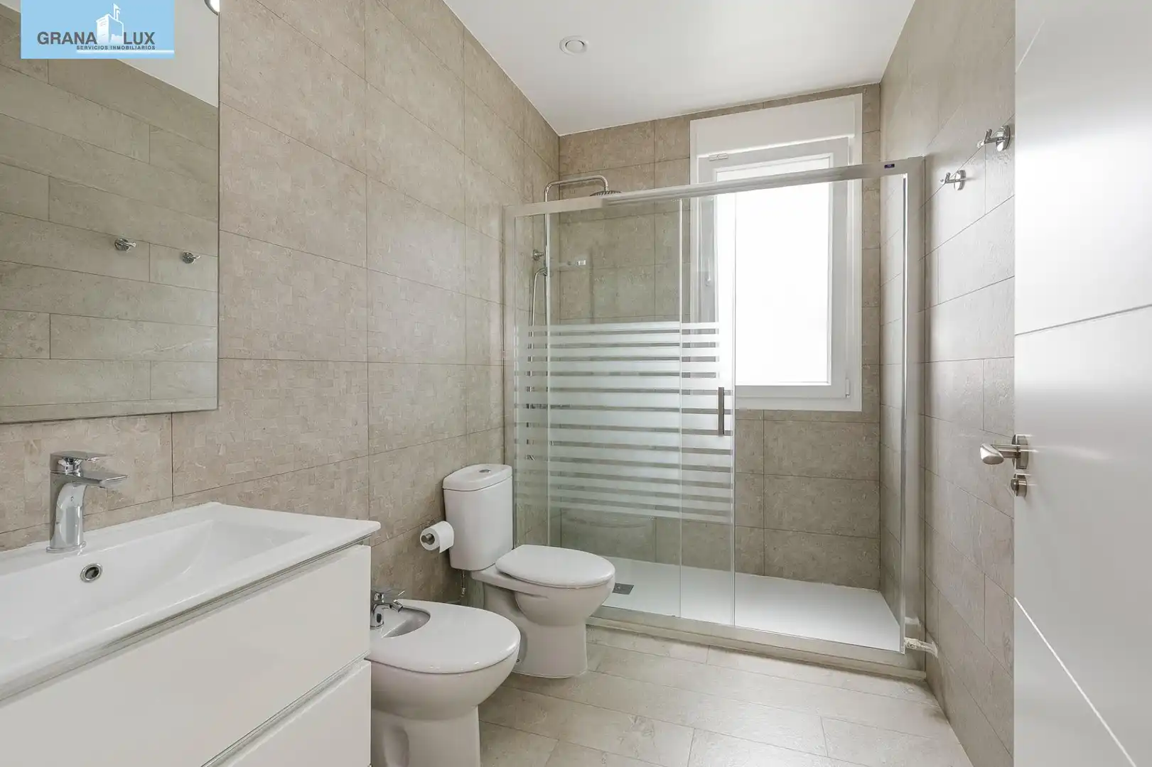 Baño de Casa o chalet en venta en Churriana de la Vega con Aire acondicionado, Jardín privado y Piscina
