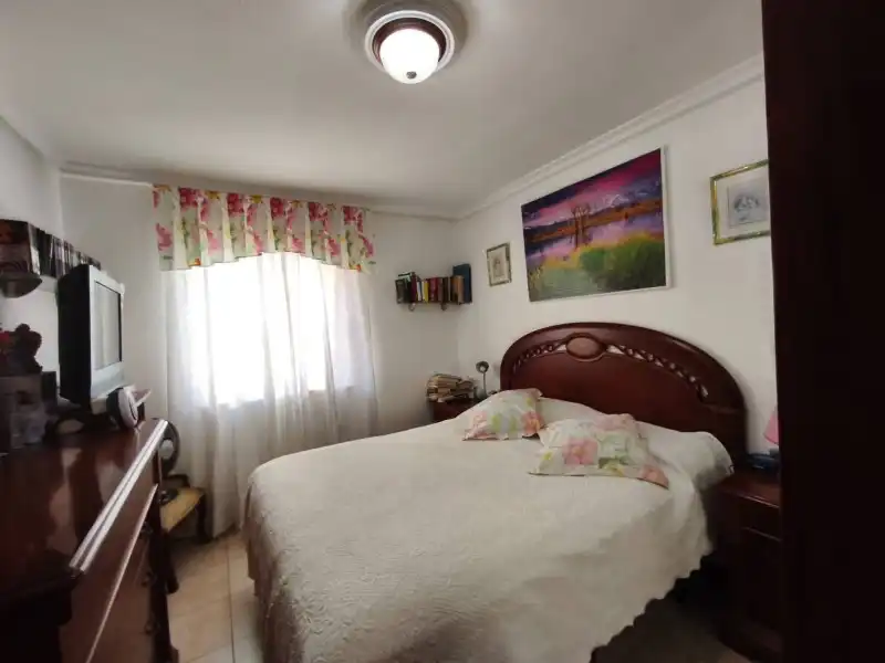 Habitación de Casa o chalet en venta en Camargo con Jardín privado, Terraza y Amueblado