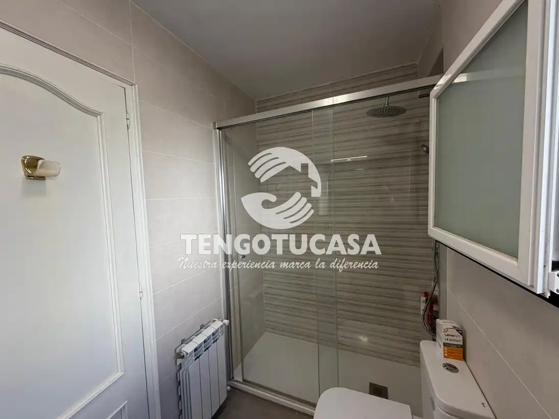 Bany de Pis en venda en Madrid amb Aire condicionat, Calefacció i Moblat