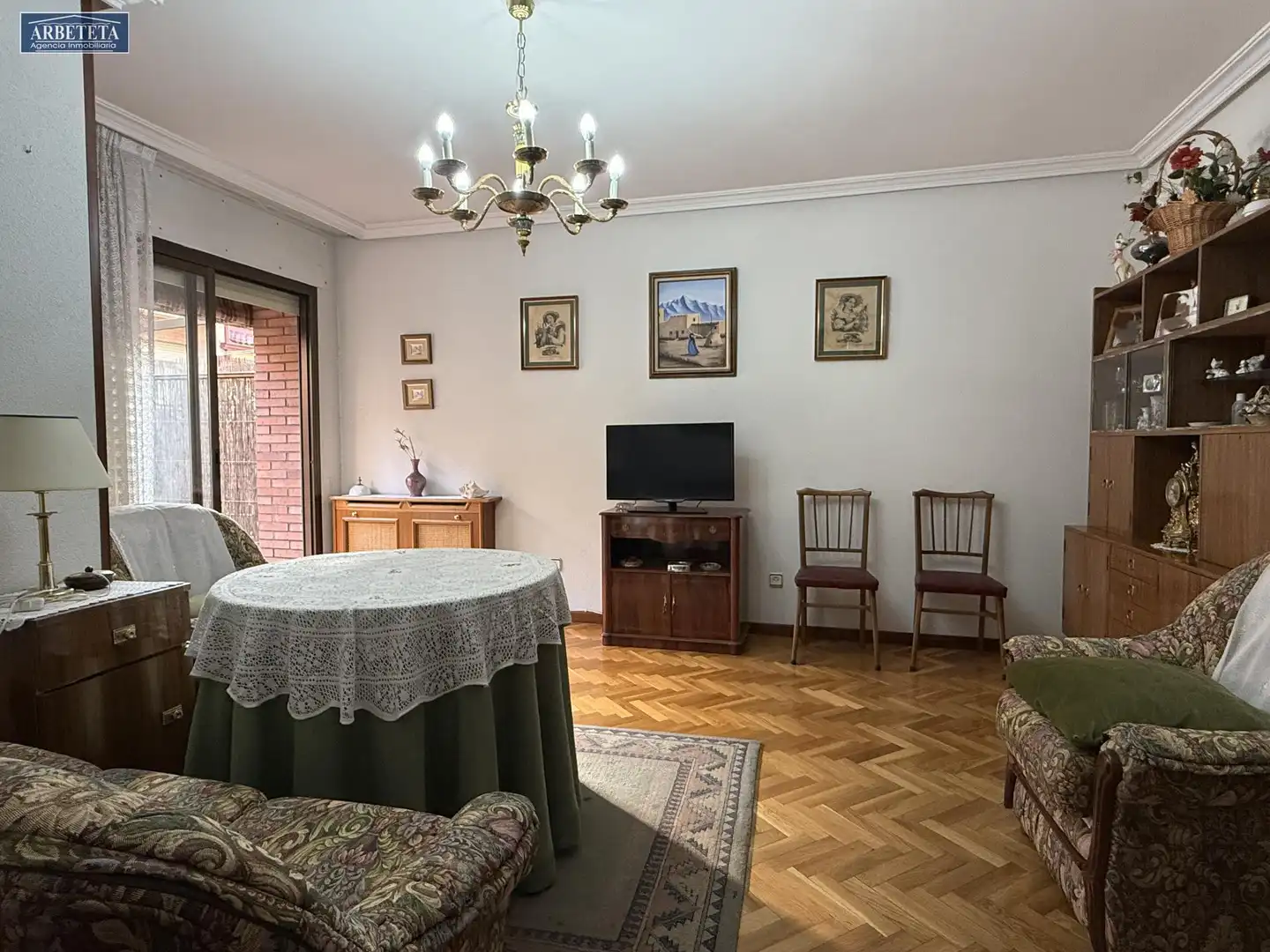 Wohnzimmer von Einfamilien-Reihenhaus zum Verkauf in Guadalajara mit Heizung, Parkett und Terrasse