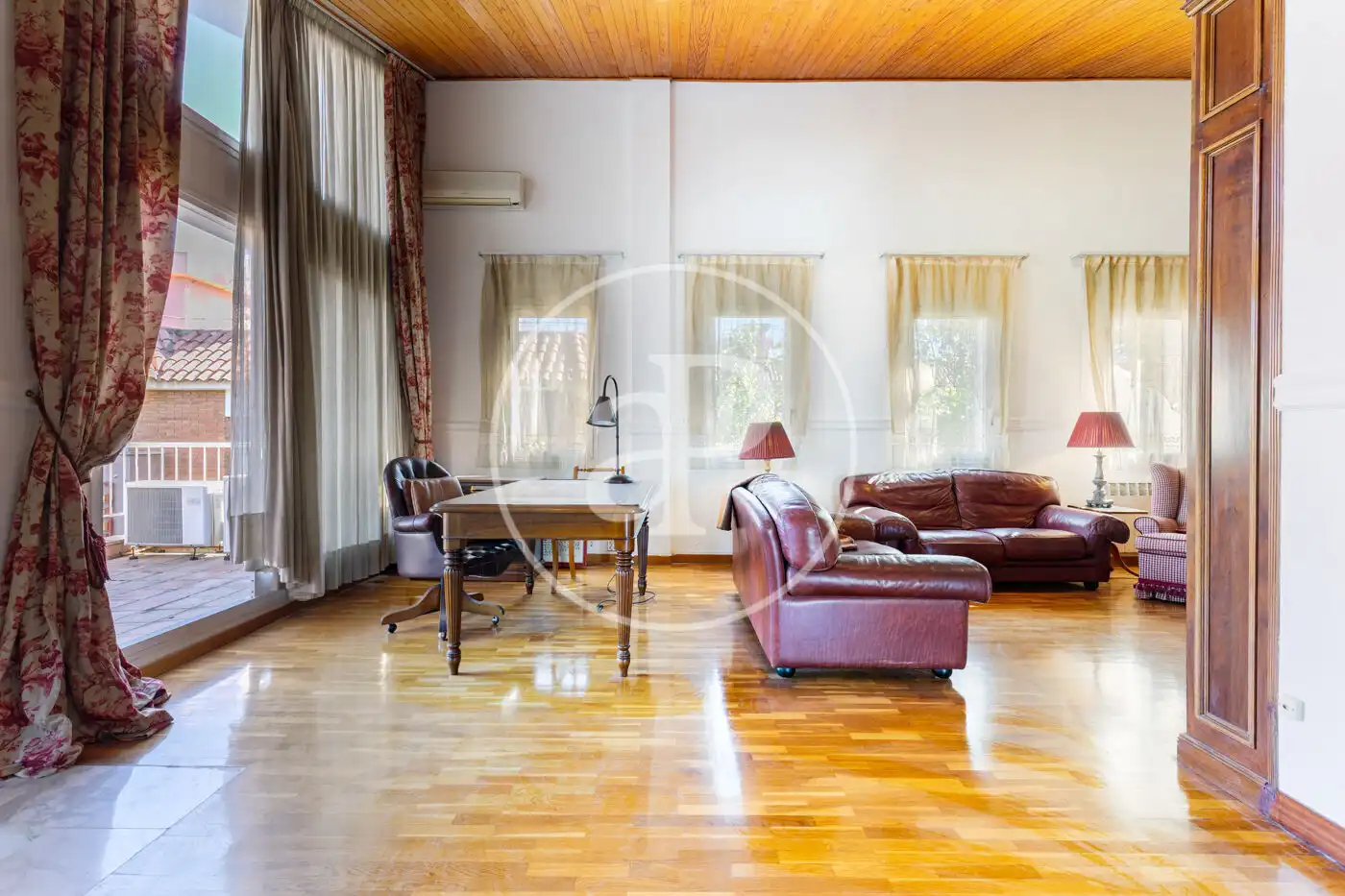 Living room of Detached homes for sale in Sant Cugat del Vallès  with Air Conditioner, Heating and Private garden