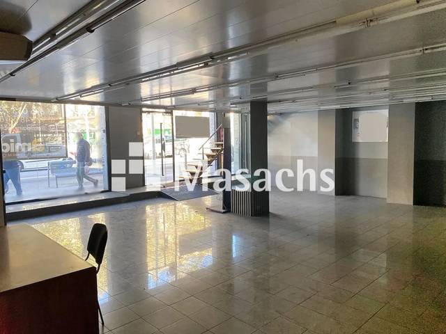 Local comercial en Alquiler en Creu Alta