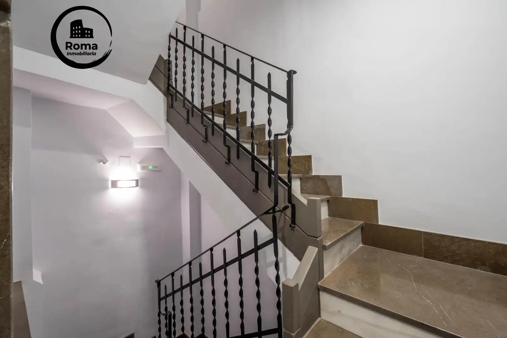Houses for sale in Granada  with Air Conditioner, Heating and Furnished