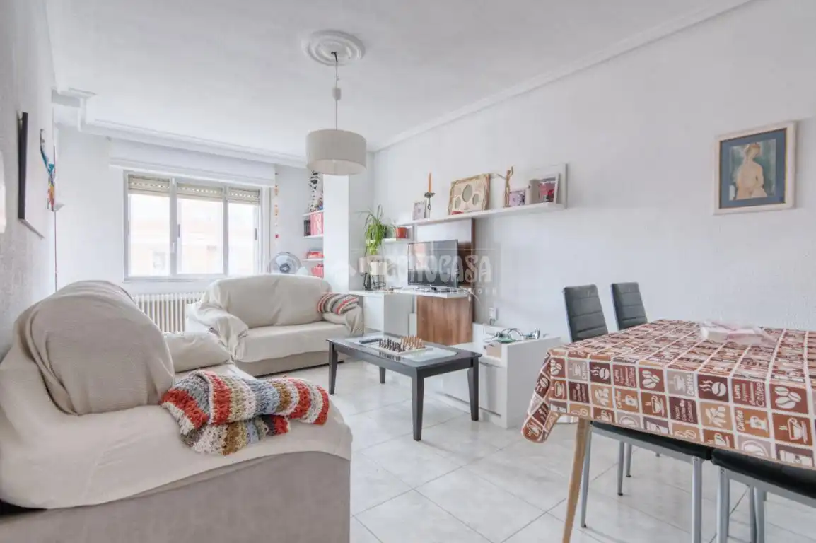 Sala de estar de Piso en venta en Salamanca con Calefacción y Balcón