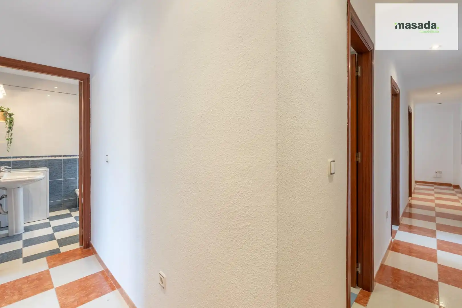 Piso en venta en Granada con Terraza y Amueblado