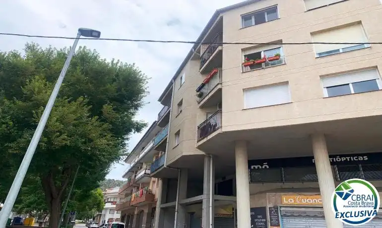 Vista exterior de Àtic en venda en Roses amb Calefacció, Traster i Moblat