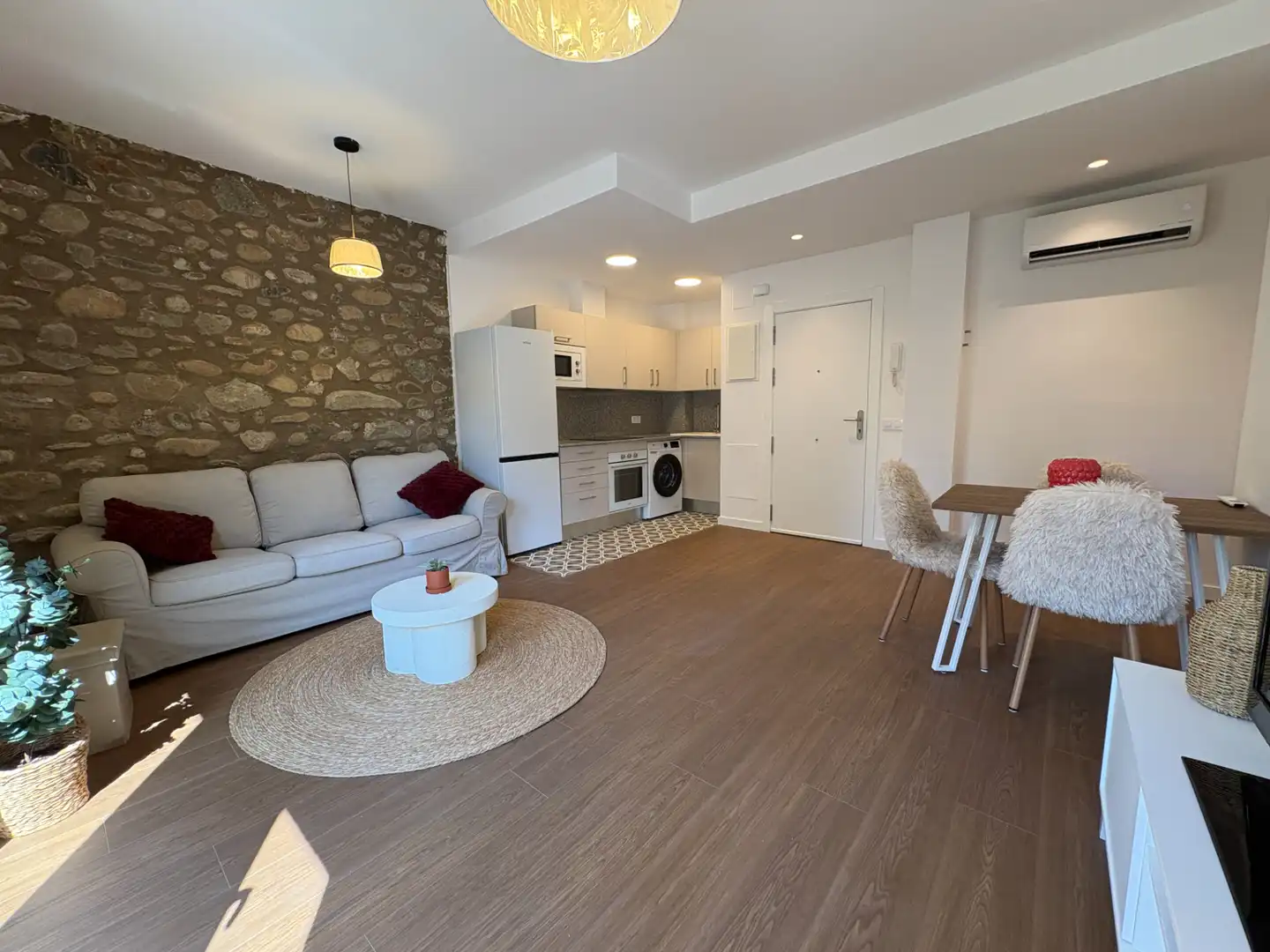 Sala d'estar de Pis en venda en Salt amb Aire condicionat, Parquet i Traster