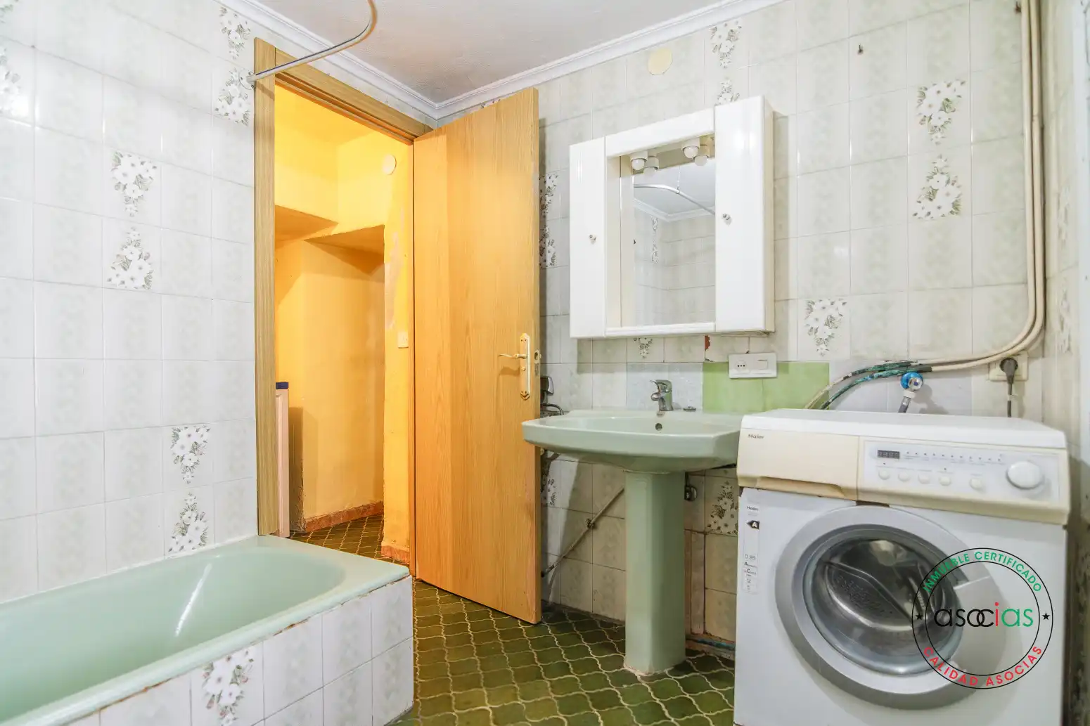 Baño de Casa o chalet en venta en Las Regueras   con Calefacción y Jardín privado