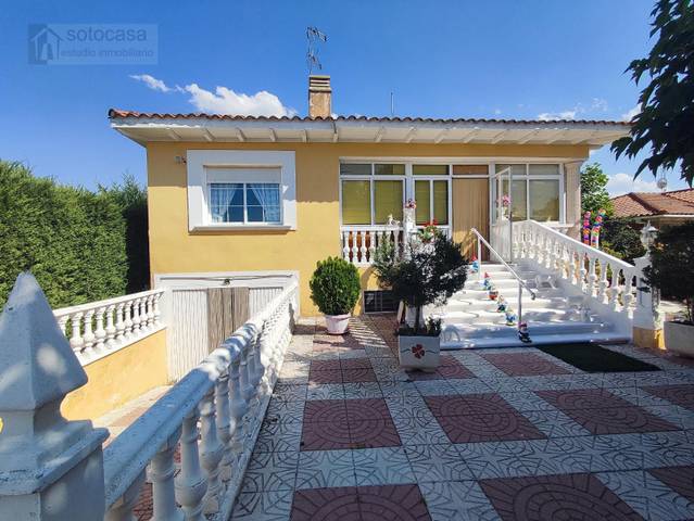 Casa-chalet en Venta en UBR. LAS MORERAS. en Cubillas de Santa Marta