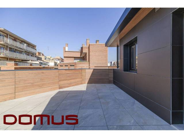 Casa-chalet en Venta en Calle Dos de Maig en Centre