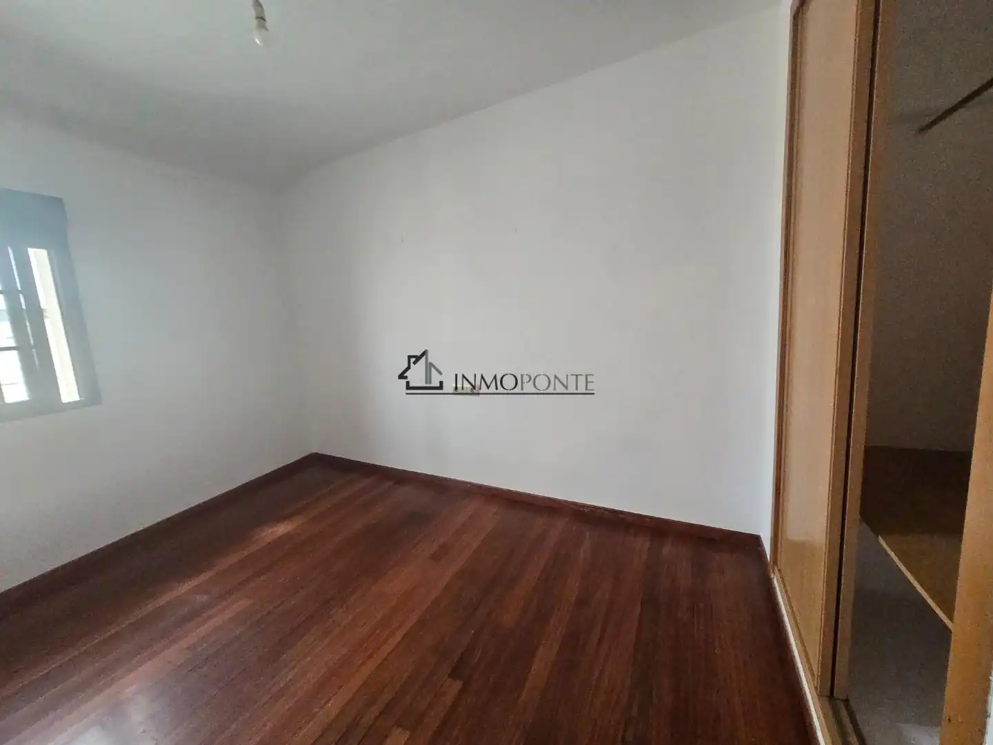 Habitación de Casa adosada en venta en Marín con Terraza, Trastero y Balcón