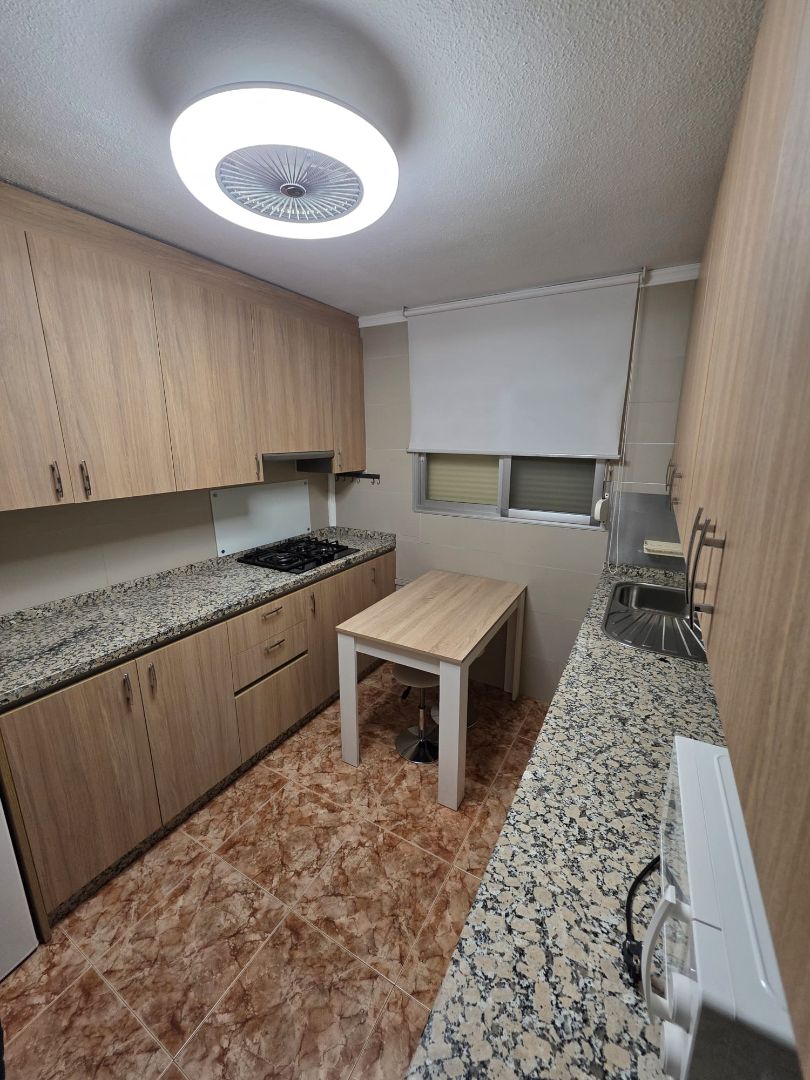 Cocina de Apartamento de alquiler en Linares con Aire acondicionado, Calefacción y Trastero