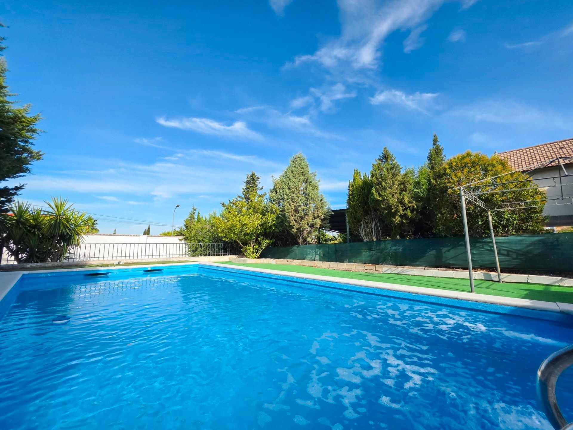 Swimming pool of House or chalet for sale in  Jaén Capital  with Air Conditioner, Storage room and Swimming Pool