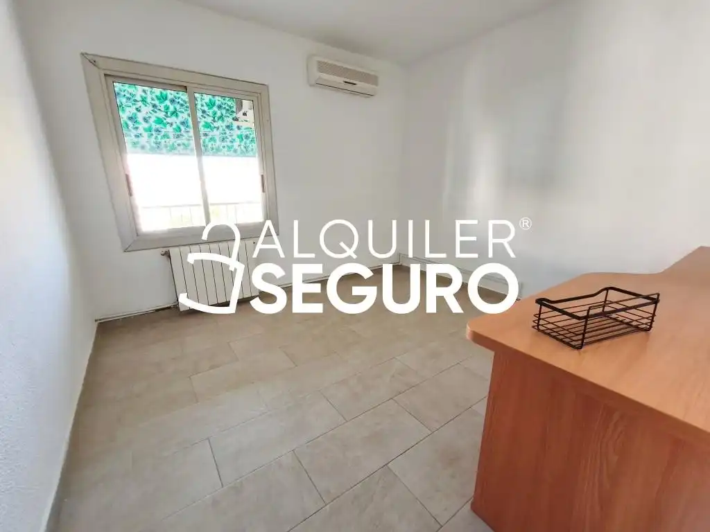 Wohnung zur Miete in Alicante / Alacant mit Klimaanlage, Terrasse und Möbliert