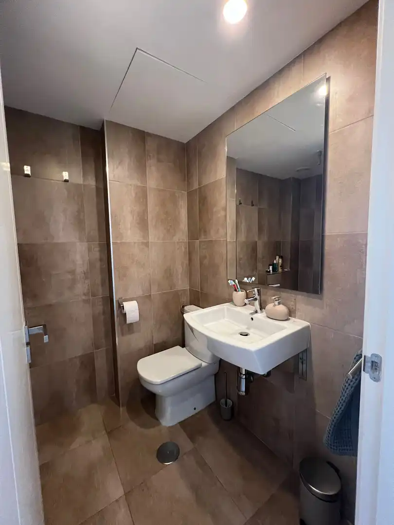 Badezimmer von Wohnung zur Miete in Estepona mit Klimaanlage, Heizung und Terrasse